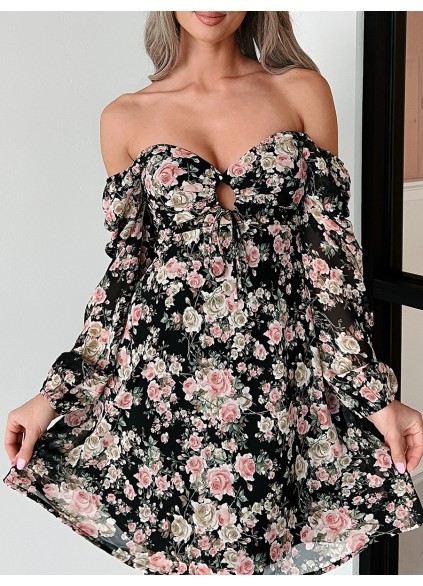 Floral black dress with puffed sleeves