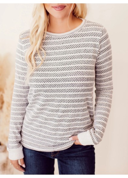 Ivory and dark gray herringbone pattern knitted sweater