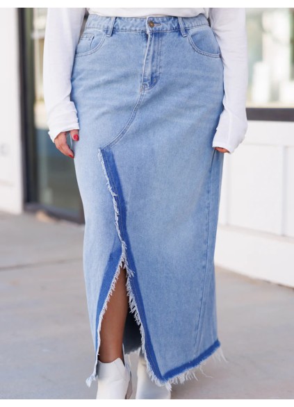 Split contrasting raw edge denim skirt